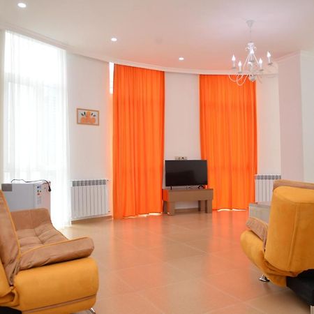 Orange Home Hotel 巴统 外观 照片