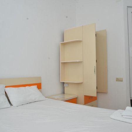 Orange Home Hotel 巴统 外观 照片
