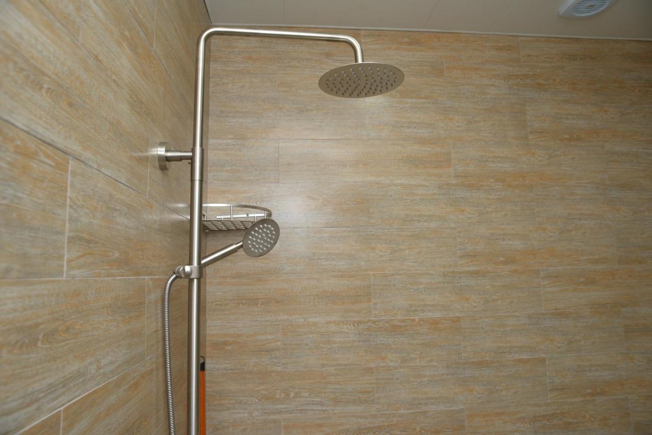 Orange Home Hotel 巴统 外观 照片