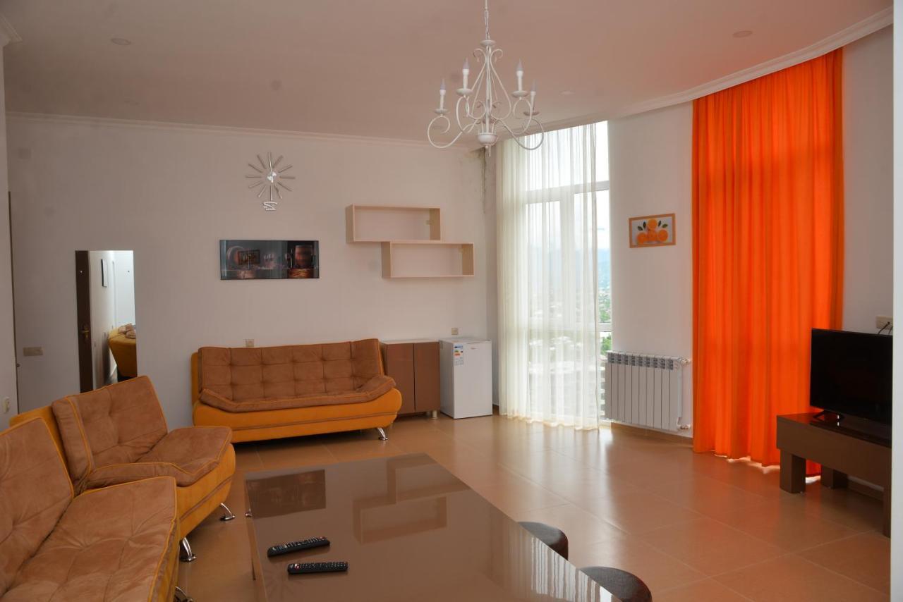 Orange Home Hotel 巴统 外观 照片