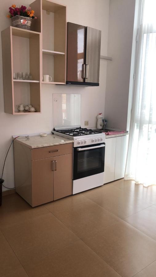 Orange Home Hotel 巴统 外观 照片