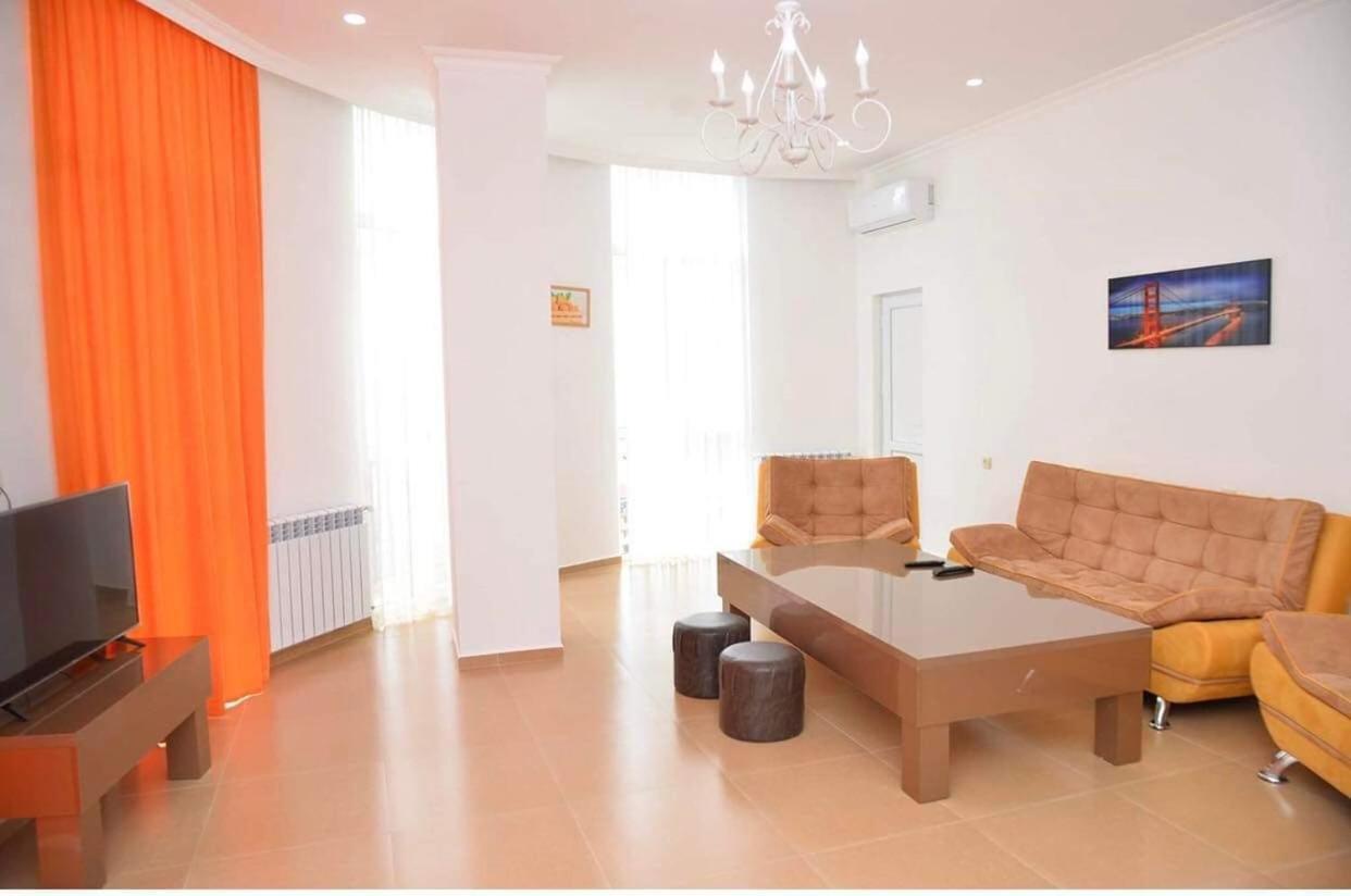 Orange Home Hotel 巴统 外观 照片