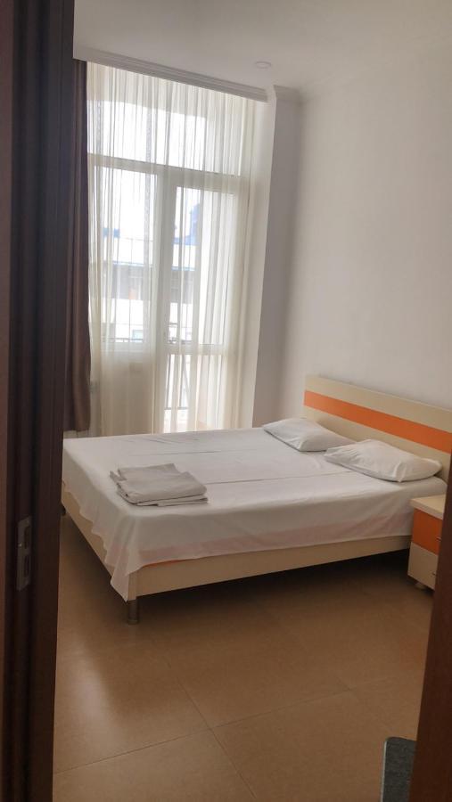 Orange Home Hotel 巴统 外观 照片