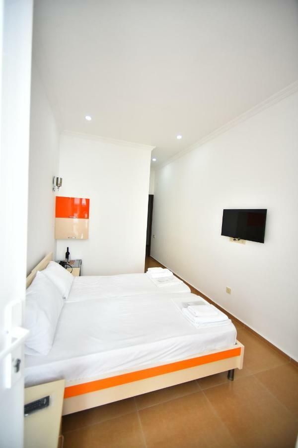 Orange Home Hotel 巴统 外观 照片
