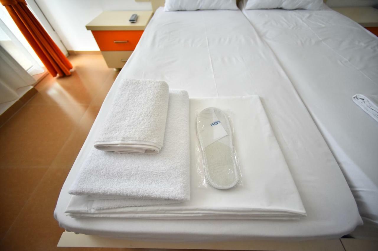 Orange Home Hotel 巴统 外观 照片