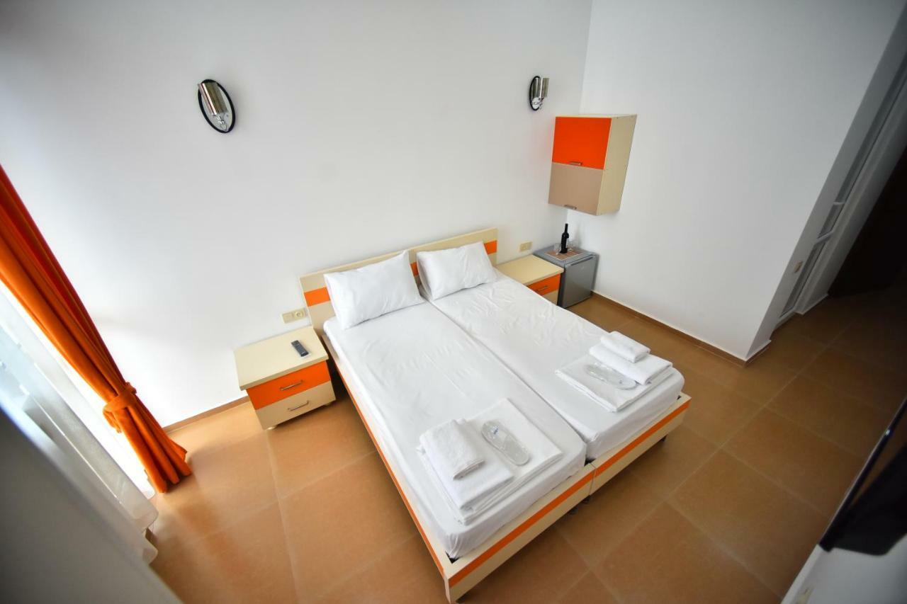 Orange Home Hotel 巴统 外观 照片