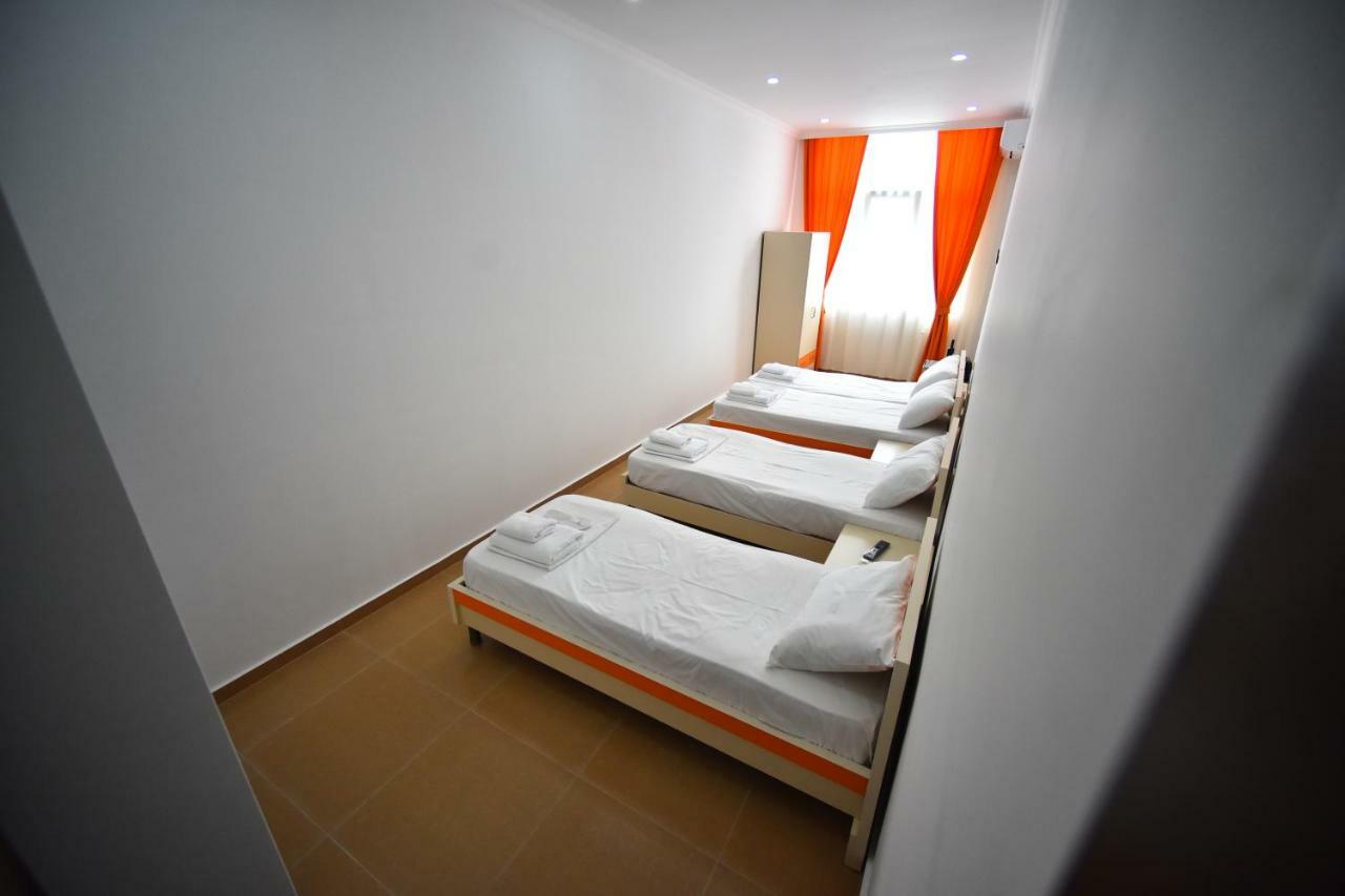 Orange Home Hotel 巴统 外观 照片