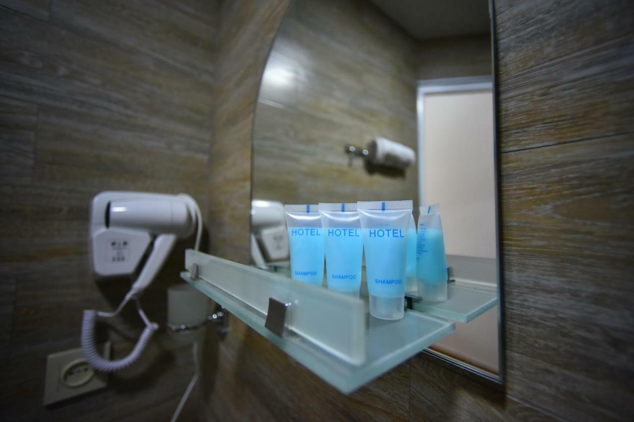 Orange Home Hotel 巴统 外观 照片