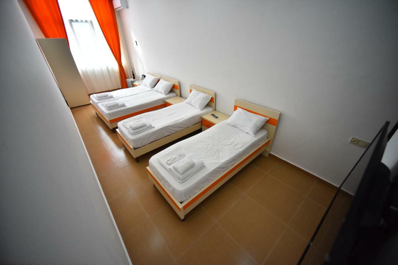 Orange Home Hotel 巴统 外观 照片
