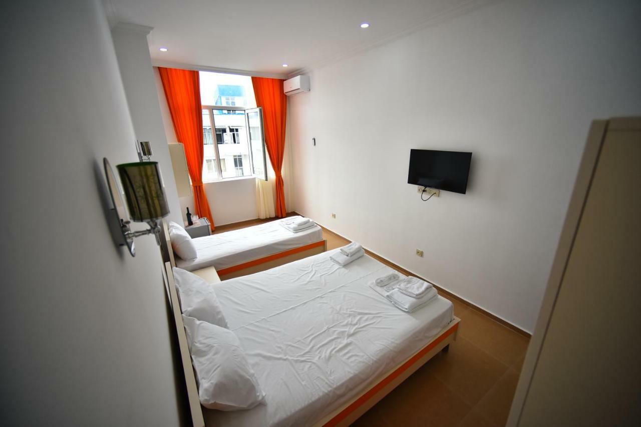 Orange Home Hotel 巴统 外观 照片