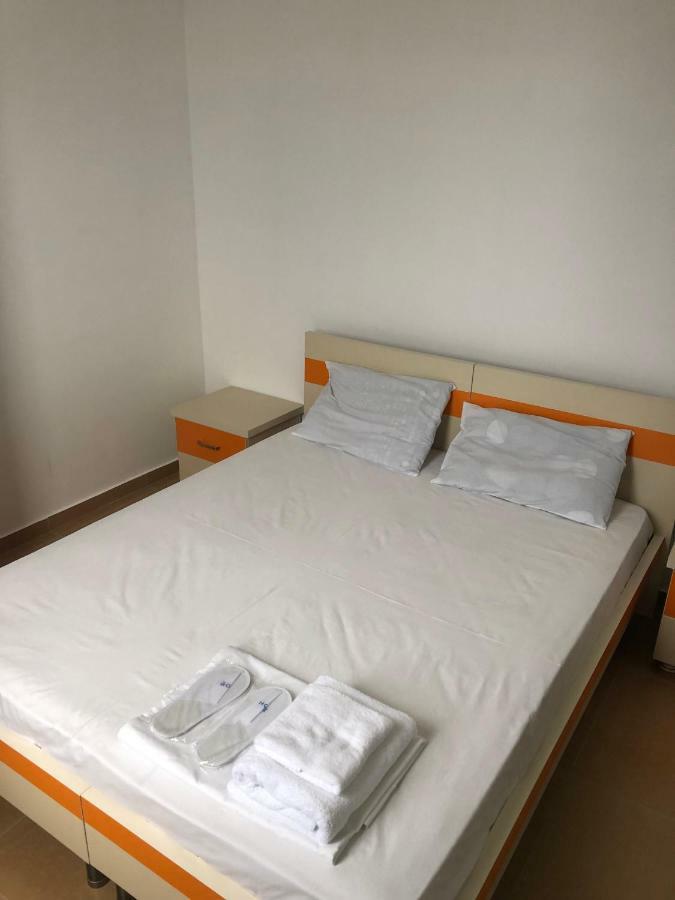 Orange Home Hotel 巴统 外观 照片